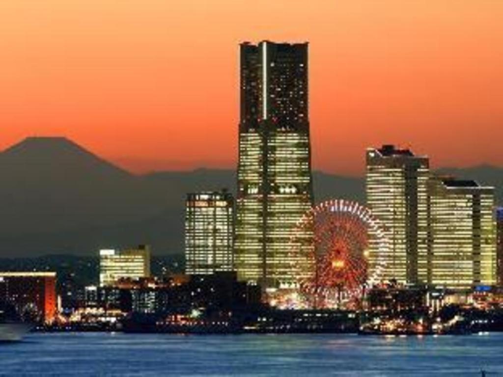 Yokohama Royal Park Hotel Экстерьер фото